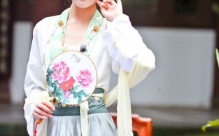 大连美女汉服穿搭店，大连美女
